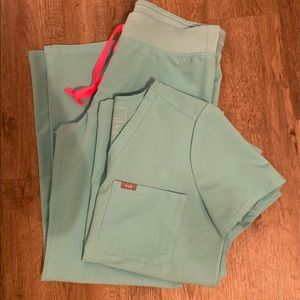 Figs scrubs set size small